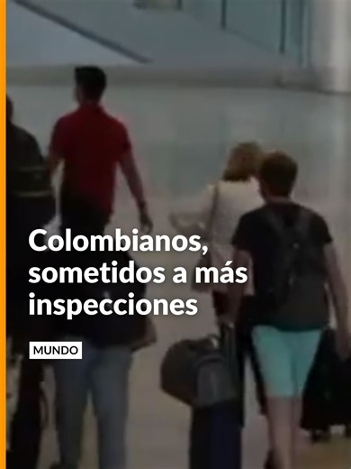 Los colombianos que aterrizaron hoy en el aeropuerto internacional de Miami se quejaron del trato al que fueron sometidos por los oficiales de migración. Cuatro filtros de seguridad deben cruzar los ciudadanos. Más en noticiascaracol.com
