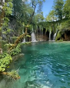 Croatia’s Plitvice Lakes looking like something out of a fairy tale. The vibrant blue pools and trickling waterfalls are just mind-blowing! 😍 #plitvicelakes #plitvice #nature #croatia #holiday | Plitviceblog