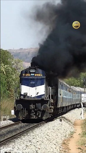Diesel Engine Smoking Chugging #train #dieselengine #dieselpower #diesellocomotive #railway