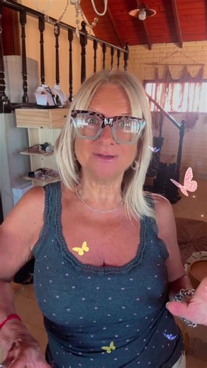 Graciela Gomez on Instagram: "Hoy en el vivo hablamos de algo profundo y poderoso ✨ Hacer un acuerdo con vos mismo. Entre nadie más que vos y vos. En estas épocas arrancamos con mucha energía, con ganas de cambiar, de crecer, de ir por más… pero a veces todo queda solo en un deseo no cumplido. 👉 Este es el momento de comprometerte. Si le das tu palabra a tantas personas en tu vida y cumplís tantos acuerdos con los demás, ¿cómo no vas a cumplir el acuerdo más importante: el que hacés con vos? Re