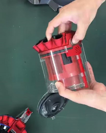 ダイソン掃除機を分解