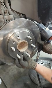 GMC TAHOE Front wheel breaking fault | Auto Technician