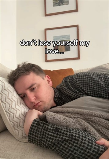 Lewis Capaldi's Heartfelt New Song Reflects on Loss