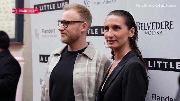 Bridgerton stars Sam Phillips and Bessie Carter cosy up at theatre