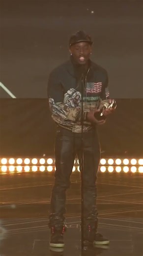 KAI CENAT WINS BEST JUST CHATTING CATEGORY 4/4 LIKE WENDYS AT STREAMER AWARDS 2025