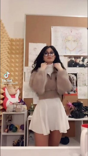 Sssniperwolf dancing tiktok