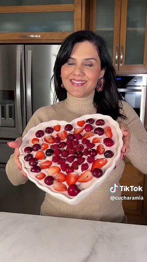 Carlota de Frutos Rojos: Dessert Perfecto para San Valentín