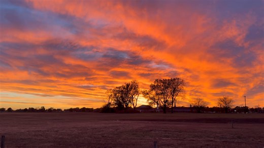 Check out this ludicrous sunset tonight in Oklahoma with cold frontal passage. This looks like a sunset on Mars. We have had some stunning sunsets lately. Never stop chasing | Reed Timmer Extreme Meteorologist