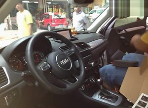 最完美奥迪Q3原车导航 原车方向盘按键控制Q3导航 奥迪Q3倒车轨迹