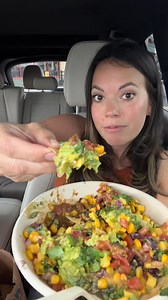 Cholula Hot & Sweet Chicken Mango Salsa is the dynamic duo if you ask me #QDOBA_partner @QDOBA | Mandy