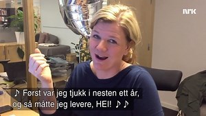 Anne Lindmo on Instagram: "Grattis med fødedagen! Idag jubler jeg for sønn nummer to som har fødsels-dag, OG benytter som vanlig anledningen til å legge inn en liten feiring av min egen føde-dag. Jeg syns vi føderne fortjener et lite konfettidryss for innsatsen!! (Jada, denne filmen er lagd for leeenge siden, fant den i en mappe på mobilen og ble litt glad over gjensynet)"