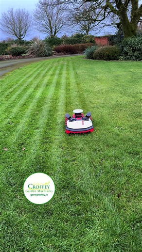 January 8th and I’ve just finished installing a new Kress KR172. As you can see in the video, even in winter your lawn can look so much better.#kress #LawnCare #sale @Kress_uk @Kress Australia @Gerry Croffey Garden Machinery