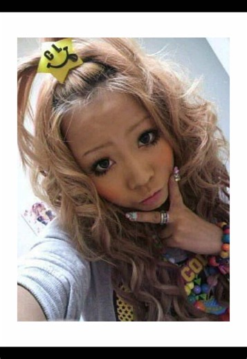 Gyaru Hair Bun Hairstyles: Easy Gyaru Updo Ideas