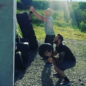 5 minutes of max reps on sit-ups, wall balls, pull-ups, and lunges. These 21 fought the pain and the burn and crushed another workout. | Warehouse Fitness