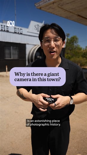 Why is there a massive camera in this tiny outback town? Charles "Chic" Wadley runs what's believed to be the largest private film camera collection in the southern hemisphere, from an old petrol station in the WA town Meckering, at 4,000 strong. The Big Camera museum has been attracting visitors from all over the world since the 1990s. Reporter Kenith Png and camera operator Armin Azad went on a road trip to visit the collection. 📝 Kenith Png 🎥 Armin Azad 🎞️ Lauren Buckley 🎬Tim Carrier #ABC