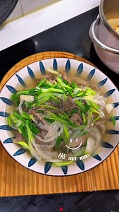Phở Bò Tái Lăn Bữa Sáng Cho Chồng Con – Nấu Ăn Mỗi Ngày