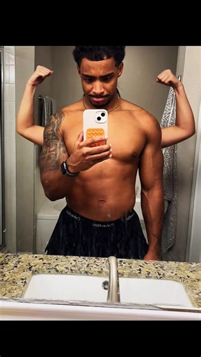 Bicep Check Trend 💪☠️