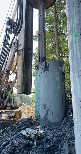 Soldier pile wall going in. #drilling #soilmec #massachusetts #railroad #soldierpile #getsome #buildingamerica