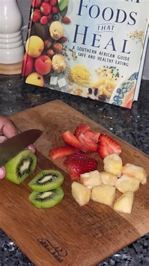 Healthy Breakfast Ideas: Yogurt and Fruit Bowl
