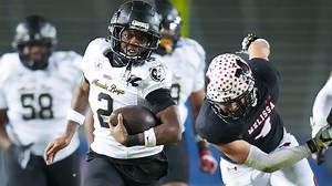 Can South Oak Cliff get its revenge from a year ago? 🤔 Emma Moon breaks down the 5A-II title rematch between SOC and Richmond Randle right here. 🏈 Find everything you need to know about the game here: https://www.dallasnews.com/high-school-sports/football/2025/12/15/everything-to-know-for-south-oak-cliff-vs-randle-players-to-watch-predictions-and-more/?utm_medium=social&utm_source=facebook_SportsDayHS | SportsDayHS