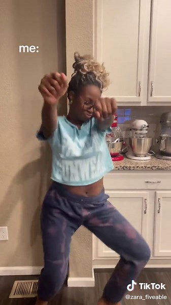 erm i literwally used Fiveable to study ☝🏾 peep my glasses falling off💔 subscribe to cram mode to LOCK IN and use code ZARA at checkout for 20% off :) #appsych #collegeboard #appsychology #fiveablecram #fiveable #apexams #sigma