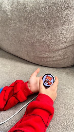 Photos, GIFs, Videos… All on This Tiny Badge? 😳