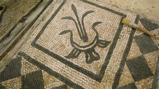 Nový speciál zavede diváky do římského podzemí, kde rozsáhlý projekt rozšiřování metra odkrývá nové archeologické nálezy. Inženýři zkoumají historické oblasti a s pomocí moderních technologií objevují stopy starověkého Říma. Sledujte nový seriál „Řím: Město pod městem“ v neděli ve 21:00 na National Geographic. | National Geographic