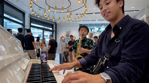 Spontaneous street performance becomes musical collaboration