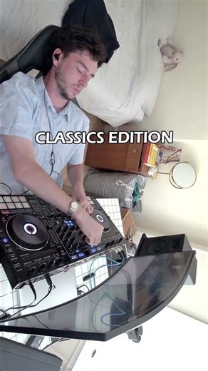 World’s 1st Horizontal DJ? 🛌🎧🧠💧