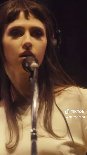 Clairo Performs 'Sofia' Live at Coachella