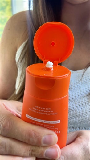 Dealing with dry skin and lips can feel overwhelming—especially when nothing seems to work… Even for people with dermatitis, so many products follow the National Eczema Association guidelines, but didn’t seem to deliver meaningful results. That’s why we created the ultimate hydration duo, using Glycoproteins instead of steroids: Our Soothing Hydration Cream 🦞 hydrates and repairs dry, eczema-prone skin, while our Lip Treatment nourishes and heals cracked lips. 🌿 Bundle & Save for complete reli