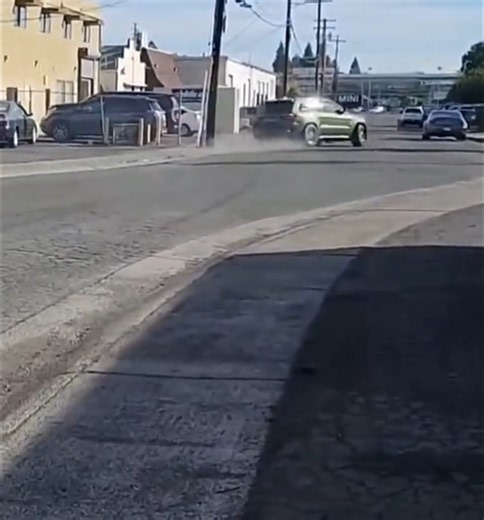 1000HP Jeep launch and lose the control Close Call!