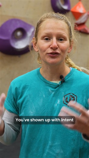 A Climbing Hack to Progress Every Session 📈 What separates elite climbers from the rest isn't just strength, it’s climbing with intent. This mental shift can help rapidly speed up your climbing progression. But what does climbing with intent actually mean? Step 1: Set a session goal. Maybe it's climbing a full circuit, spending 20 minutes on slabs, or focusing on slopers. Turning up to the wall with a purpose sets the tone of the session, and gives you something to achieve. There are 3 easy ste