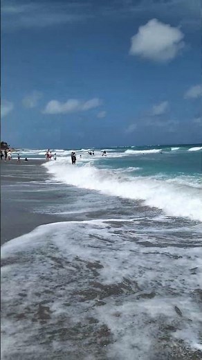 Jupiter FL Easter Sunday Beach ar Carlin Park - Waves, Sun and Fun
