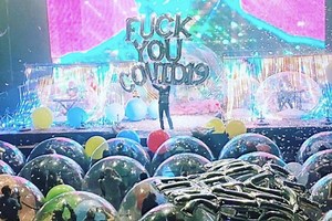 Here's What The Flaming Lips' First Space Bubble Concerts Looked Like