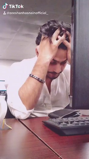 When you are fully stressed up, but still available to help out your friend😑 Insta: zeeshanhasnainofficial_ #team_jigers