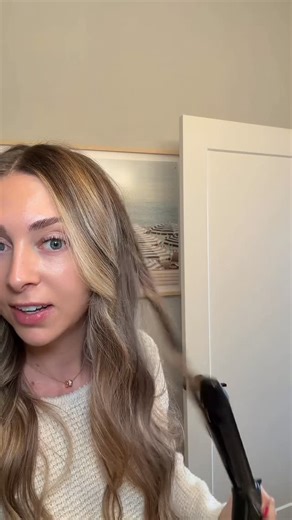 Nichole | hair tips ✨ style & beauty | clamp facing the mirror + curl away from the face ✨ comment CURL for 🔗’s #curlingiron #curlingirontutorial #bioionic #hairtipsandtricks... | Instagram