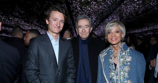 Le couple Arnault illumine un événement de prestige, Hélène Mercier sous le feu des projecteurs depuis quelques semaines