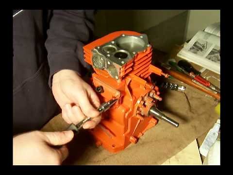 #9 - Briggs and Stratton 5HP 130202 - Valve Cover / Breather assembly