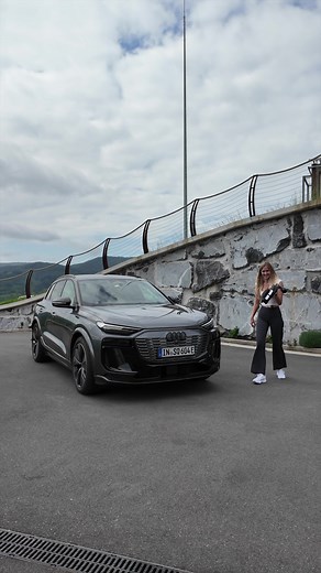 Audi Q6 e-tron: Charging Cable Placement Options