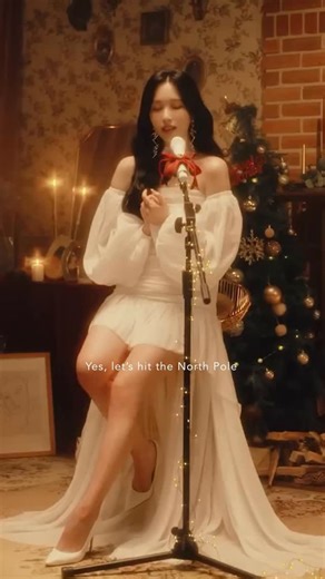 Warner Music HK International on Instagram: "講到聖誕神曲，點可以唔提〈Snowman〉？🎄☃️ 聽返 TWICE Mina 嘅溫柔演繹，再次證明呢首歌係聖誕Playlist 必聽🎧 立即收聽感受呢份經典嘅冬日氣息啦！✨ 🎧 立即收聽 Listen Now - Sia〈Snowman〉 If winter had a sound, it would be this. 🎧 “Snowman” remains one of the ultimate christmas anthem, Mina from TWICE gentle rendition reminds us why we fall in love with this track every December🎄☃️"