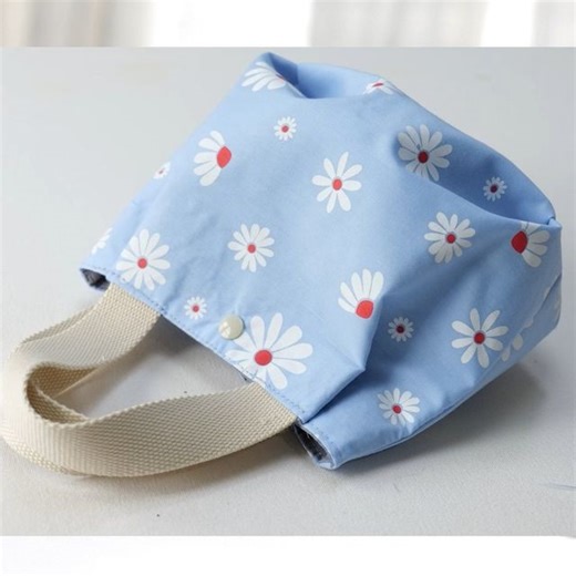 Ae PooiM on Instagram: "Quick & Easy Cute Tote Bag - DIY Learn more: Watch full video version with measurement detail on my youtube channel “Ae PooiM” as link in Bio Or copy and paste the address below into your browser to watch full video version. https://www.youtube.com/watch?v=d058KSKYhsg&t=235s #diy #howto #sewing #sewingproject #easysewing #cutetotebag #totebag #cutebag #sewingbag #bagtutorial #aepooim"