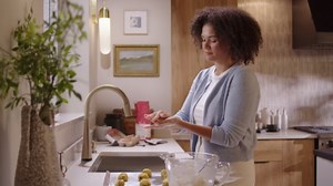 Delta Monrovia Touchless Kitchen Faucet with Touch Technology, Brushed Nickel Kitchen Sink Faucet with Pull Down Sprayer, Single Hole, Lumicoat Arctic Stainless 9191TL-AR-PR-DST