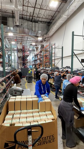 Oats Overnight on Instagram: "The sounds of the warehouse, ASMR-style 📦"