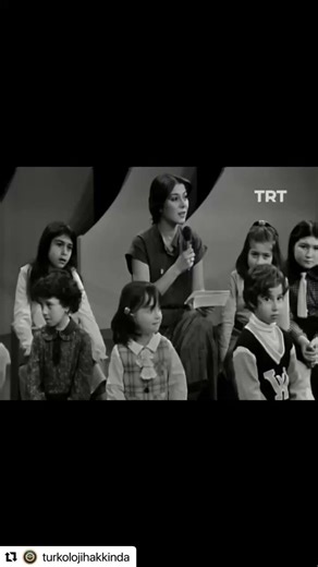 23 Nisan 1978, 8 yaşındayken TRT’de “Piyano Bana Ne Dedi” adlı ilk beste denememi çalmıştım. 🎶Programı Zuhal Olcay sunuyor, çocuklar, ilkokullar, Sezen Aksu, Erol Evgin herkes orada…Güzel bir arşiv. Buraya bırakalım.🙏❤️@fazilsayofficial