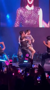 13K views · 2.8K reactions | LISA - MONEY SOLO STAGE @ DALLAS CONCERT D2 Đến giờ “Drop some monney ” rồi  | Kênh giải trí 24h | Facebook