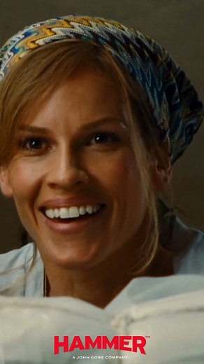 👀 The Resident, 2011 👀 🌟 The film features an impressive cast including Oscar-winner Hilary Swank, Jeffrey Dean Morgan and Christopher Lee. Swank plays a young doctor who suspects she may not be alone in her Brooklyn loft. 🖤 Legendary actor Christopher Lee’s participation was a significant draw for fans of the genre, marking one of his later film roles before his death in 2015. 📍Although the story is set in Brooklyn, New York, much of the film was actually shot in New Mexico. The production