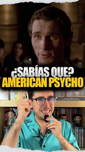 ¿SABÍAS QUE? en AMERICAN PSYCHO Justo esta escena donde podemos ver a Patrick Bateman haciendo el Moonwalk (paso de baile característico de Michael Jackson) fue improvisado por el actor ya que no era parte del guion original. #americanpsycho #curiosidades #peliculas #datoscuriosos #cine | RetroRuka