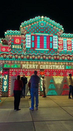 The Denver Foodie on Instagram: "This house in Highlands Ranch goes all out for Christmas. This is the Hazard’s Gingerbread House and people travel from all over the state to see this place. Add it to your holiday list!"