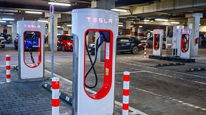 Tesla drivers who sued over exaggerated EV range are forced into arbitration